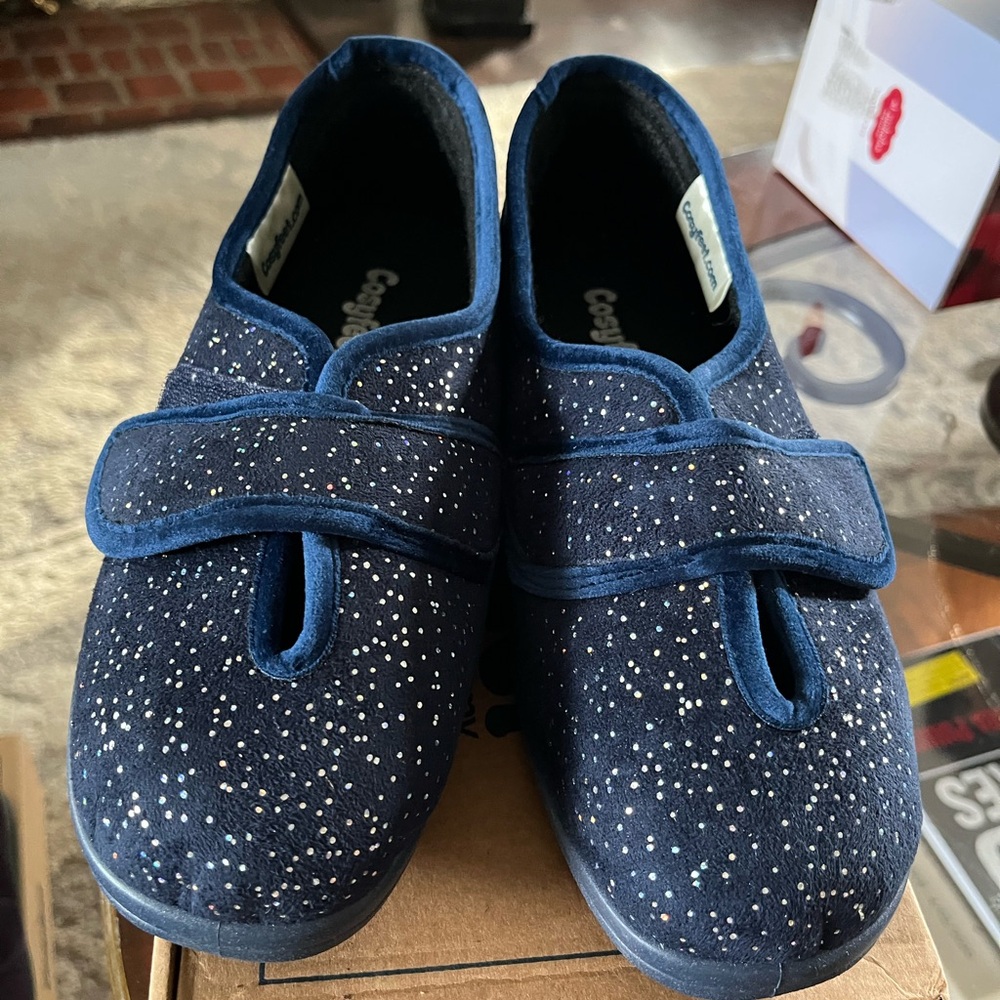 Cosyfeet Carol Slipper - Women’s Size US 8 - Navy Sparkle
